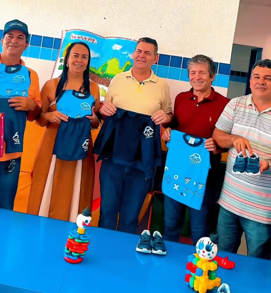 Prefeito Geo Cruz destaca entrega de fardamento e investimentos na educação de Ibateguara