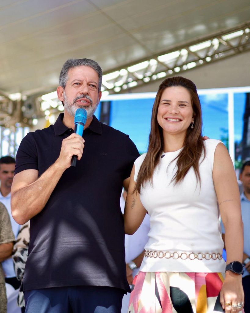 Ceci se filia ao PP, partido de Arthur Lira, e fortalece projeto com foco na Assembleia Legislativa