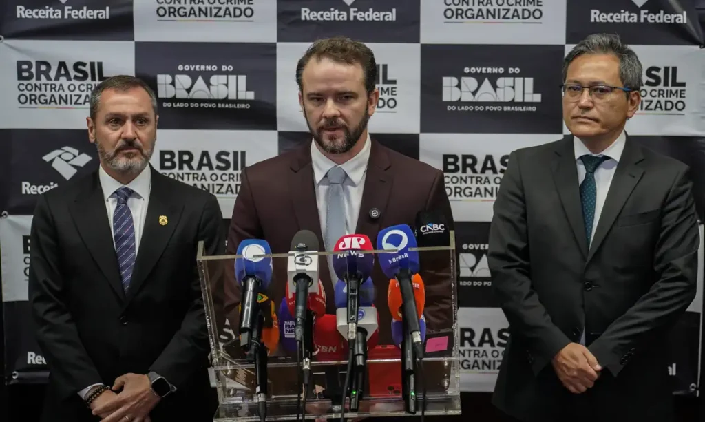 Brasil e EUA lançam o programa Desarma para combater o tráfico transnacional de armas