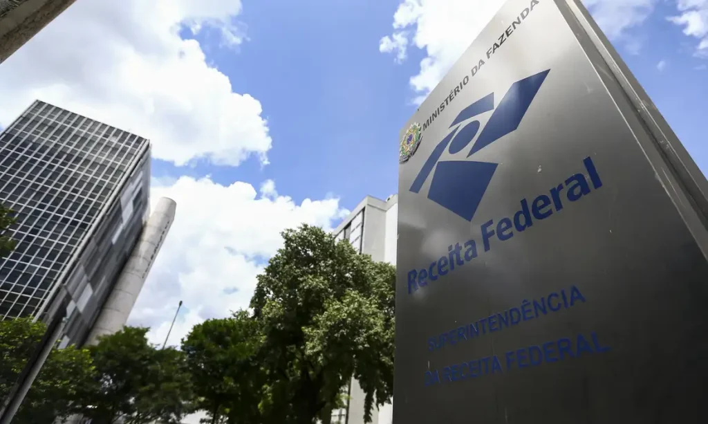 Receita Federal registra arrecadação recorde de R$ 229 bilhões em março de 2026