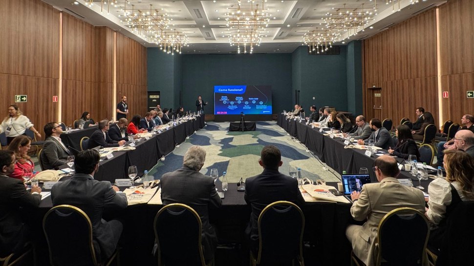 Alagoas apresenta em Porto Alegre sistema com Inteligência Artificial que reduz tempo de análise contratual de 45 para 3 minutos