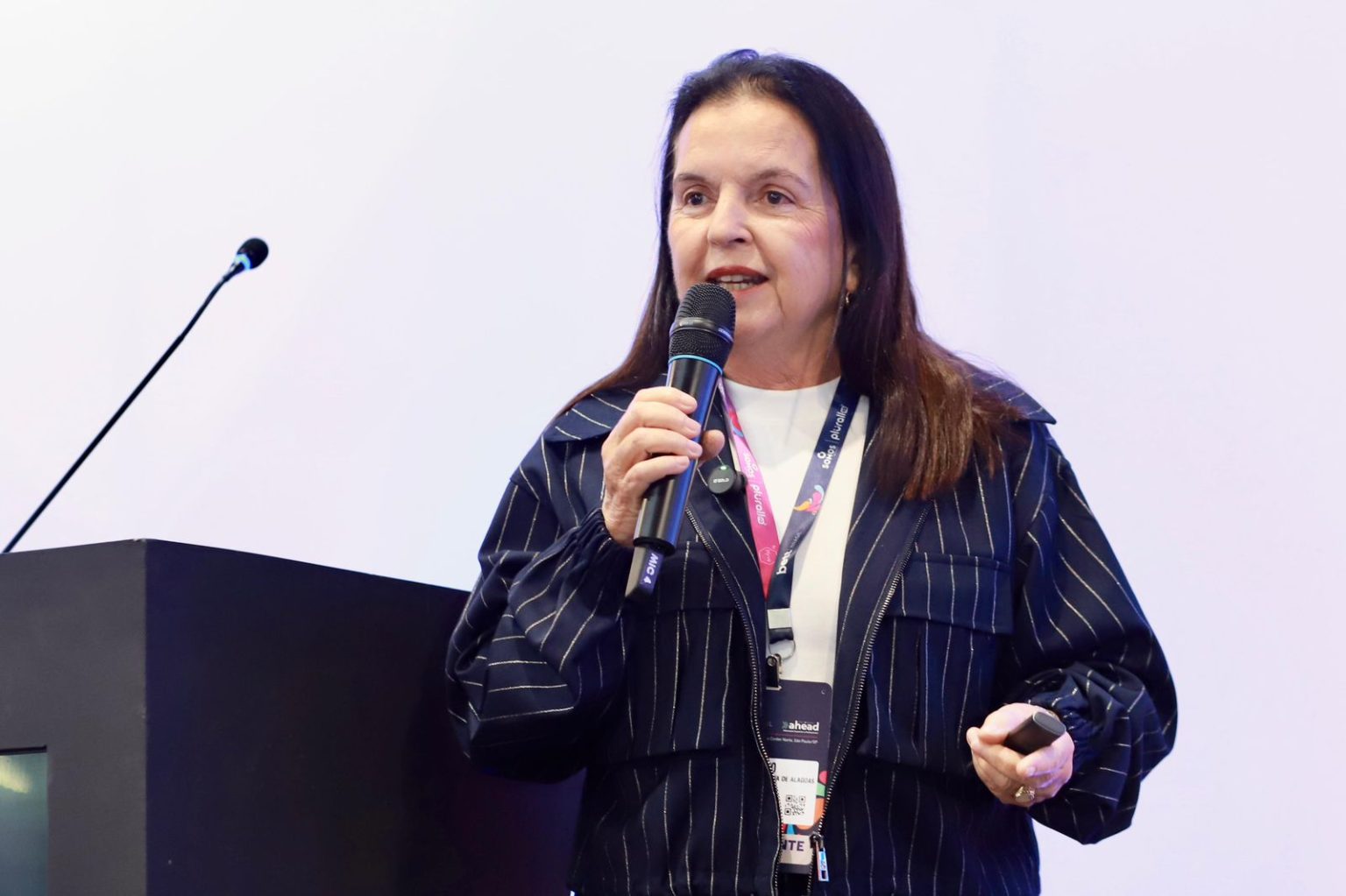 Deputada Fátima Canuto destaca resultados da escola bilíngue de Pilar durante a Bett Brasil 2026