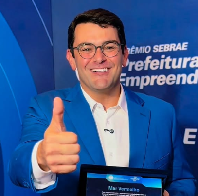 Prefeito André Almeida tem 94,6% de aprovação em Mar Vermelho, aponta Instituto Ápice