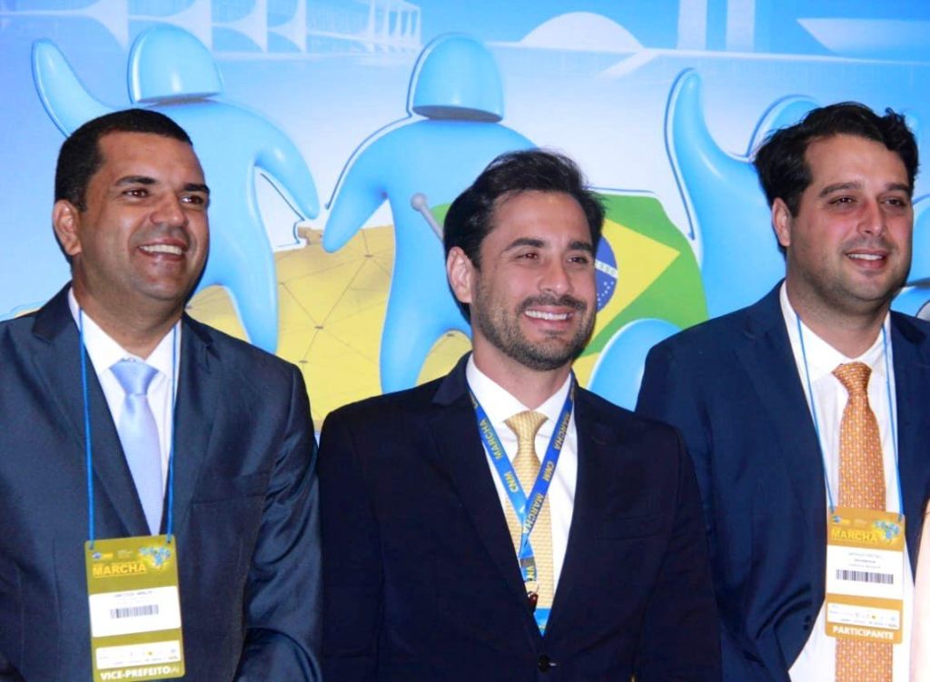 Prefeito de Santana do Mundaú conclui participação na XXVII Marcha dos Prefeitos em Brasília