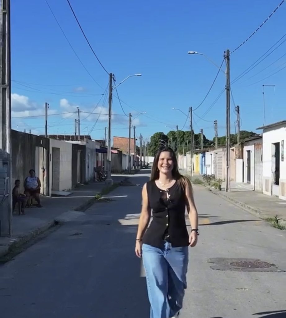 Ceci resgata história na assistência social de Pilar e reforça propósito de cuidar das pessoas