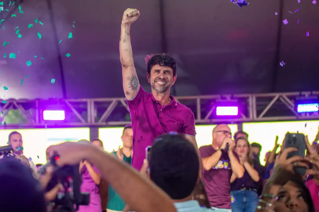 A convite do Governo Federal, prefeito Júnior Menezes e primeira-dama Alane Menezes apresentam programa União PET em evento nacional em Fortaleza