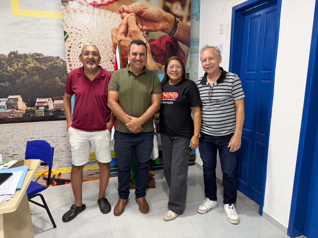 Prefeito Allan de Jesus anuncia reajuste salarial para profissionais da educação