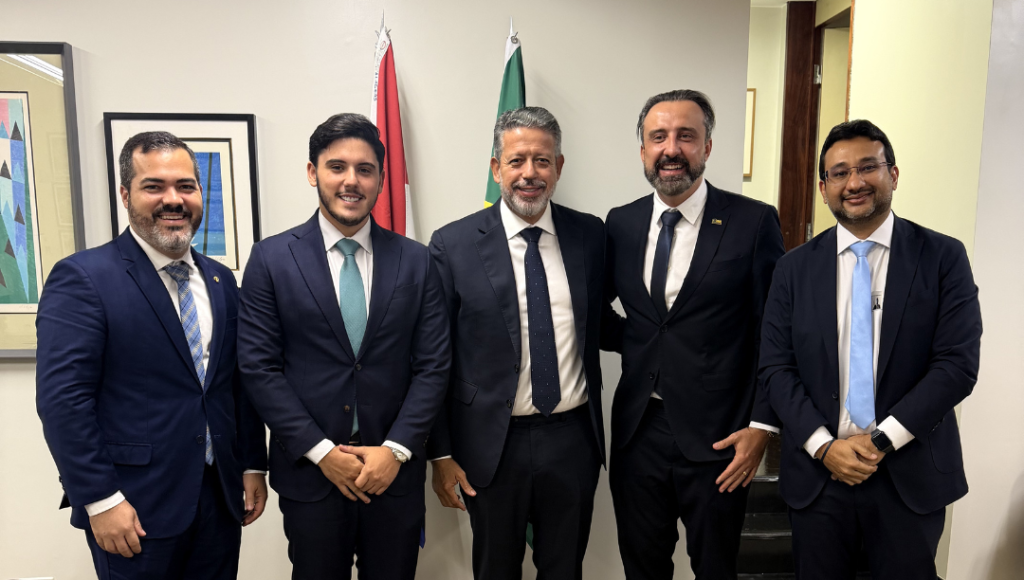Prefeito de Barra de São Miguel cumpre agenda em Brasília e reforça aliança com Arthur Lira