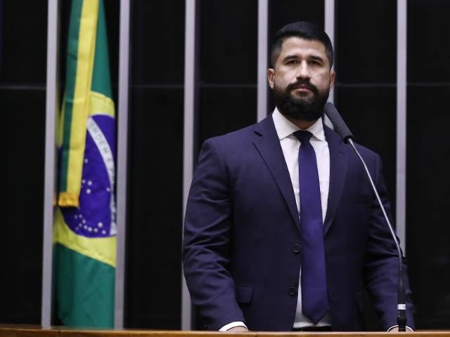 Deputado Federal Delegado Fabio Costa apoia decisão dos EUA de classificar PCC e CV como organizações terroristas