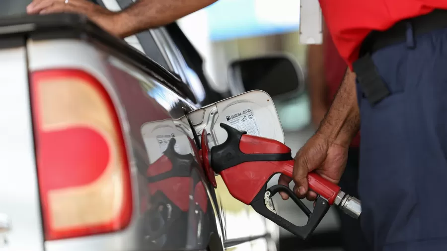 Petrobras reajusta preço da gasolina pela primeira vez em 2025