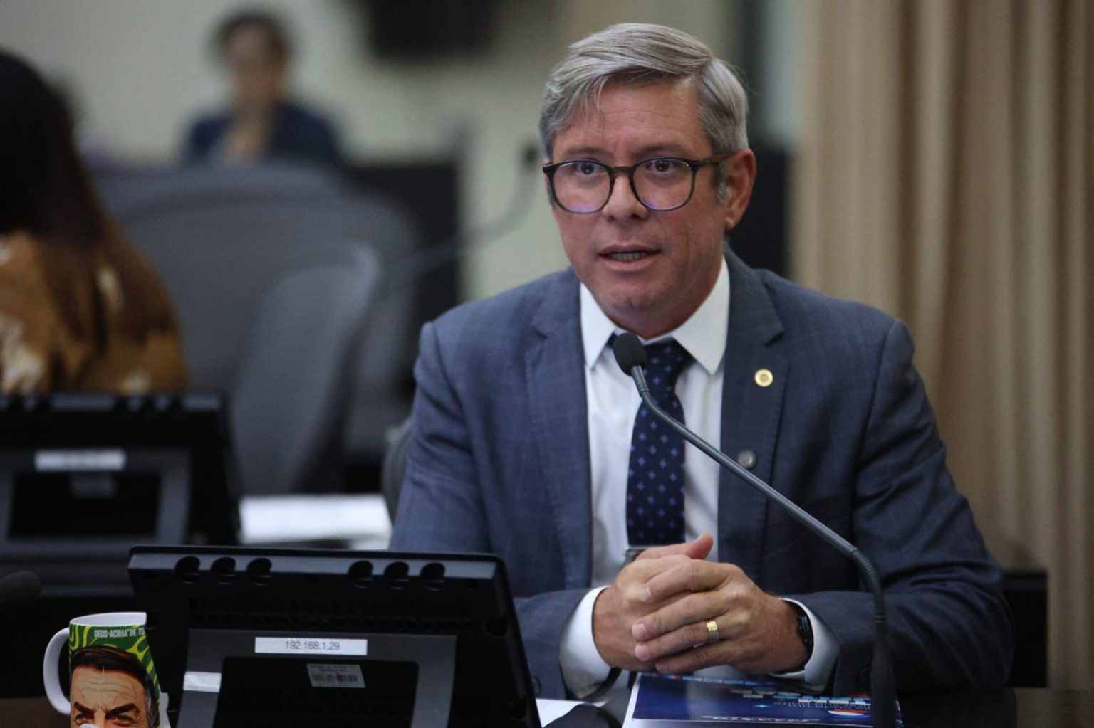 Proposta de Cabo Bebeto que concede Título de Cidadão Honorário a Flávio Bolsonaro é aprovada
