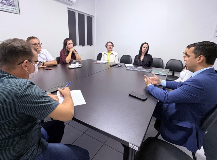 Prefeita Rita do Araçá participa de reunião técnica com a Emater para fortalecer o desenvolvimento rural em Joaquim Gomes