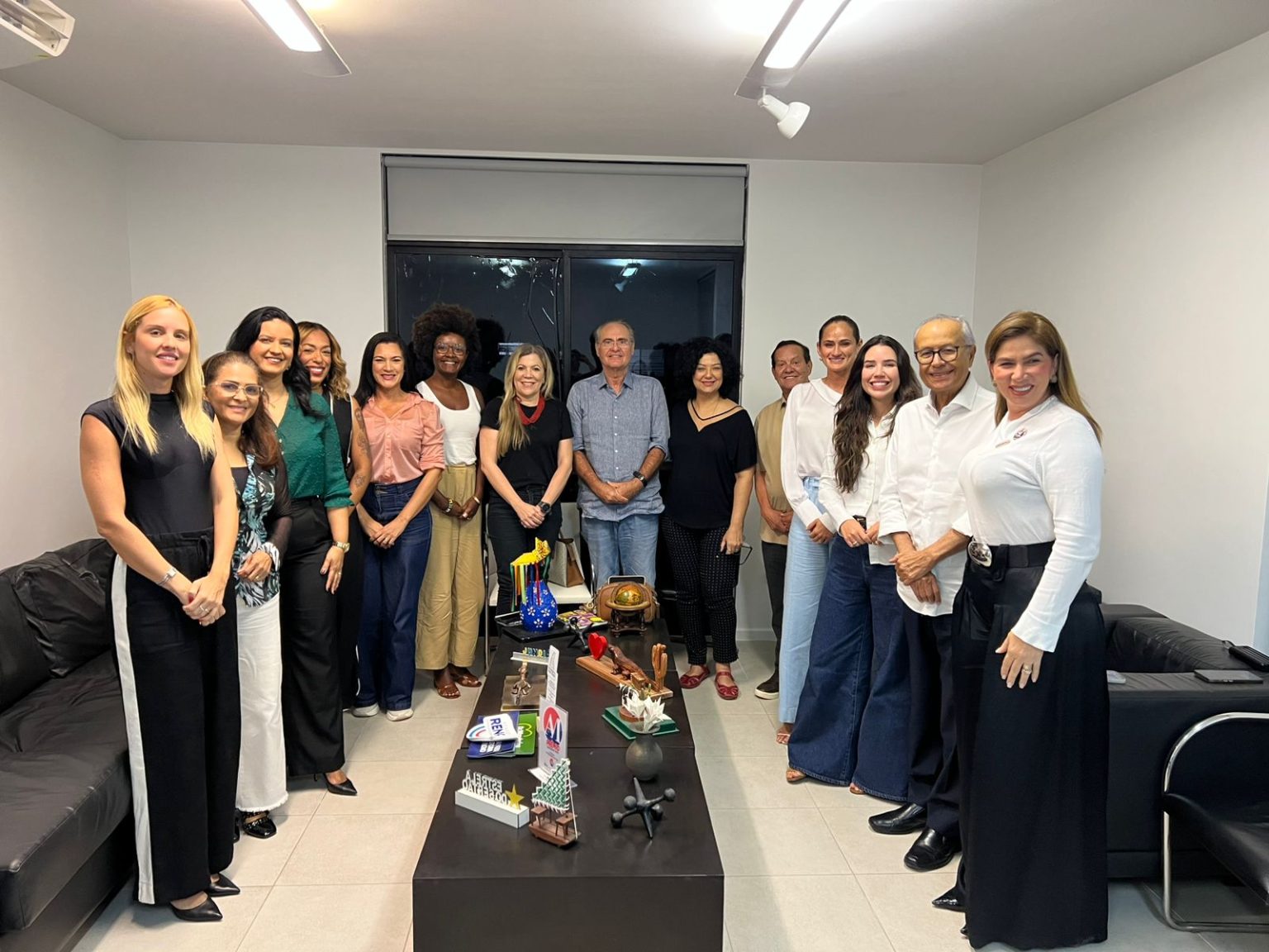 Renan reúne lideranças femininas e reforça defesa dos direitos das mulheres