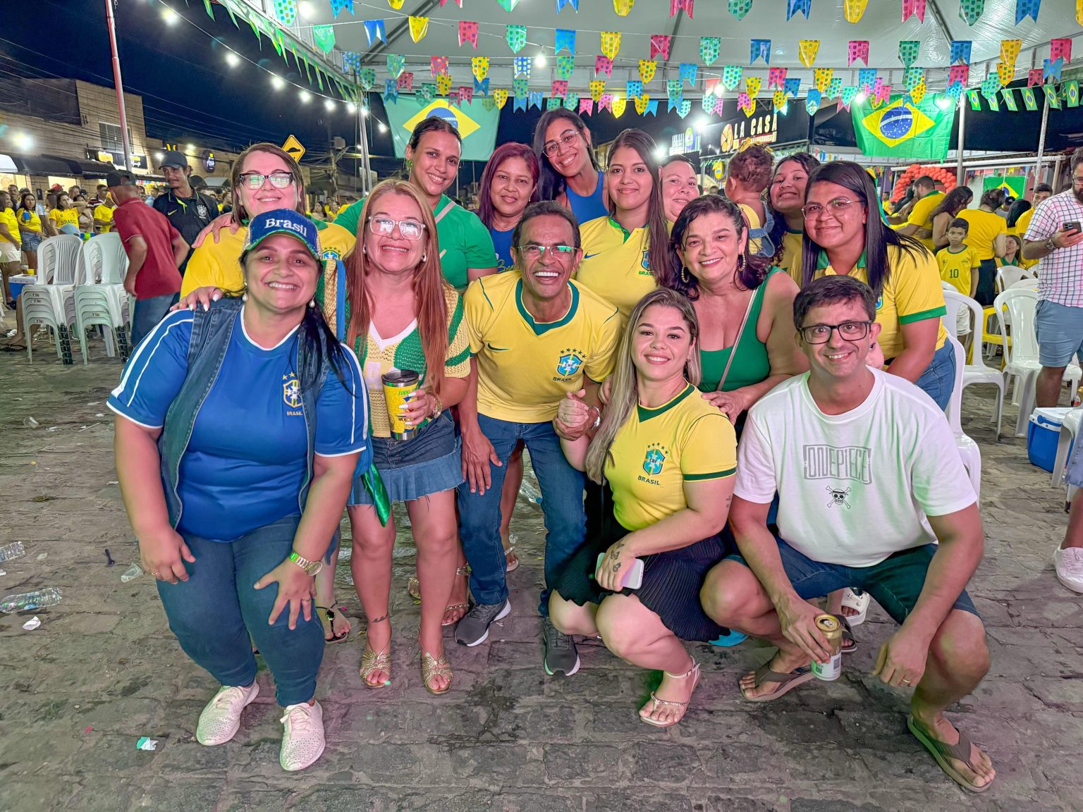 Praça Multi Eventos em Messias lota durante estreia da Seleção Brasileira