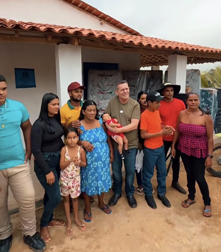 Prefeitura de Ibateguara entrega nova casa e transforma vida de moradora com programa habitacional
