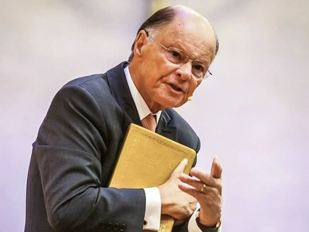 PF faz operação mirando em banco de Edir Macedo e bispo é alvo de investigação