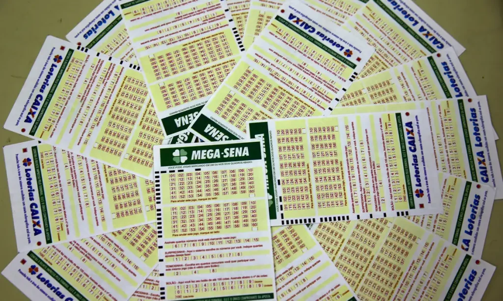 Mega-Sena acumula e prêmio principal vai para R$ 33 milhões