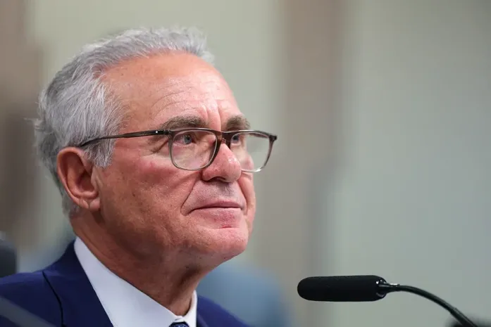 Renan Calheiros aciona STF após ser chamado de “homem mais corrupto do Brasil” por senadora