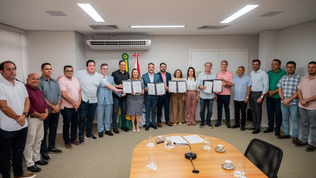 Governador anuncia novo campus da Uneal em Porto Calvo e reforma das unidades de Maceió e Santana do Ipanema
