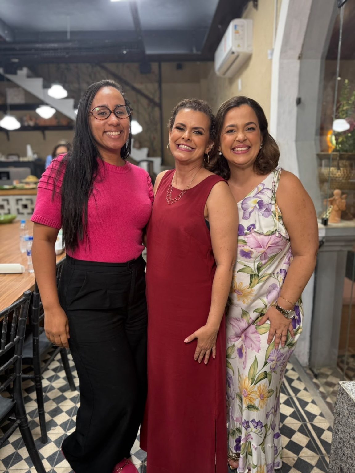 Informação que salva: Entreaspas Assessoria lança podcast sobre saúde inspirado na experiência de jornalista com câncer de mama