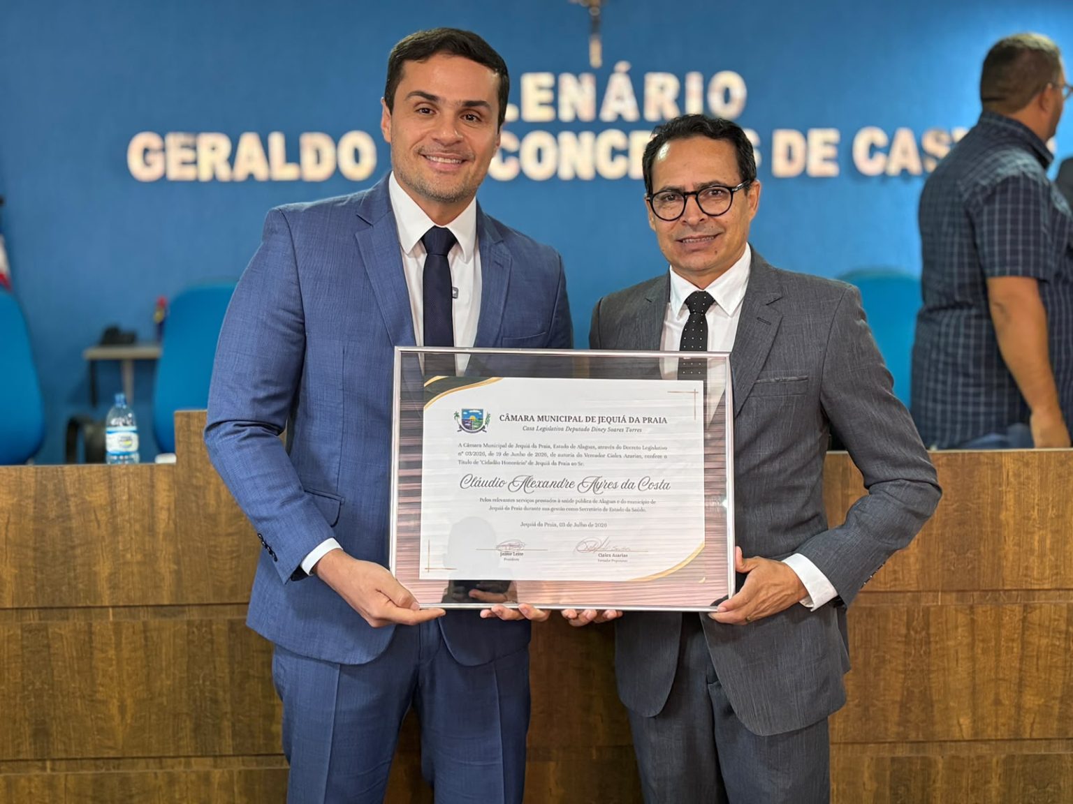 Alexandre Ayres recebe Título de Cidadão Honorário de Jequiá da Praia por serviços prestados à saúde pública