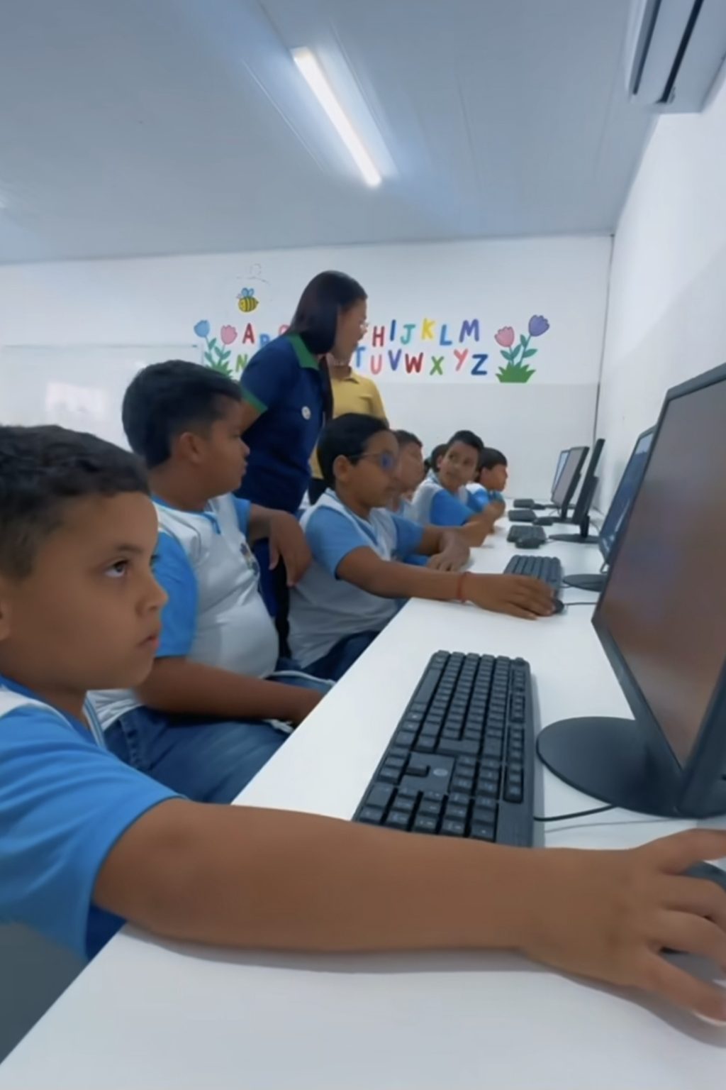 Escola Municipal Eurico Dutra recebe nova sala de informática e parquinho na zona rural de Chã Preta
