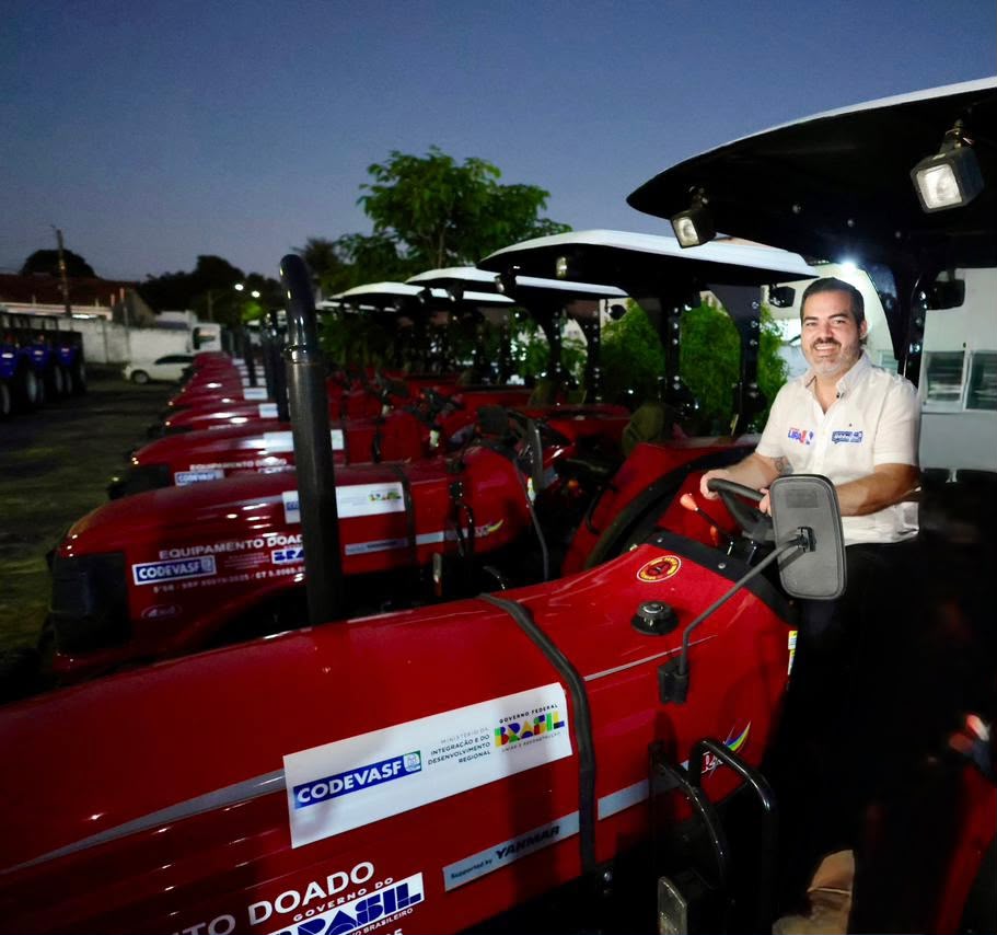 Prefeito Nicollas anuncia chegada de novo trator para fortalecer a agricultura familiar de Atalaia