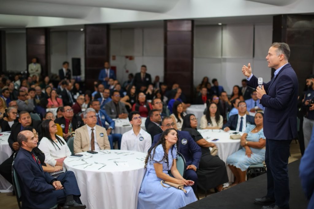 Renan Filho amplia diálogo com evangélicos e recebe apoio de mais de 400 pastores