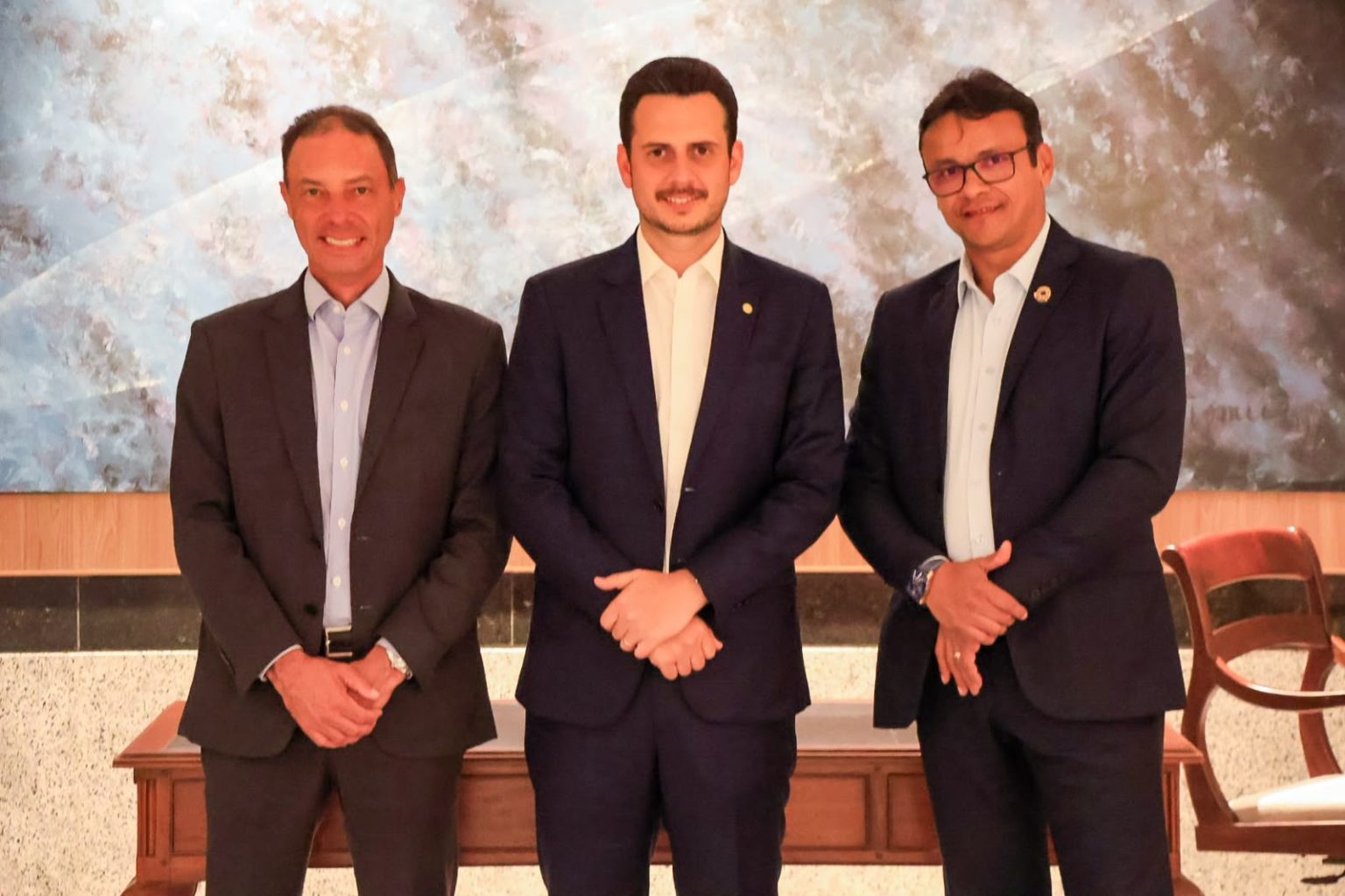 Prefeito Ellison Santos prestigia posse de Nivaldo Albuquerque em Brasília