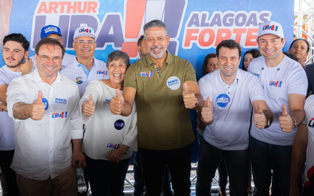 Daniel Barbosa reforça caminhada de Arthur Lira na região Agreste; adesivaço reuniu lideranças em Arapiraca