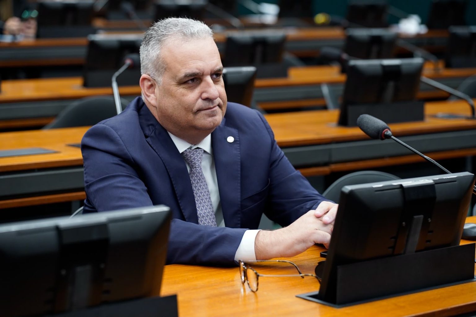 Menos impostos: Alfredo Gaspar comemora aprovação na CCJC da PEC de sua coautoria que limita IPVA a 1%